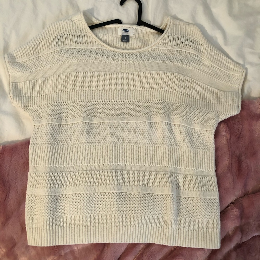 Small cream sweater